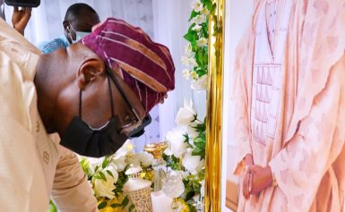 SANWO-OLU PAYS CONDOLENCE VISIT TO GOVERNOR ABIODUN OVER FATHER’S DEATH