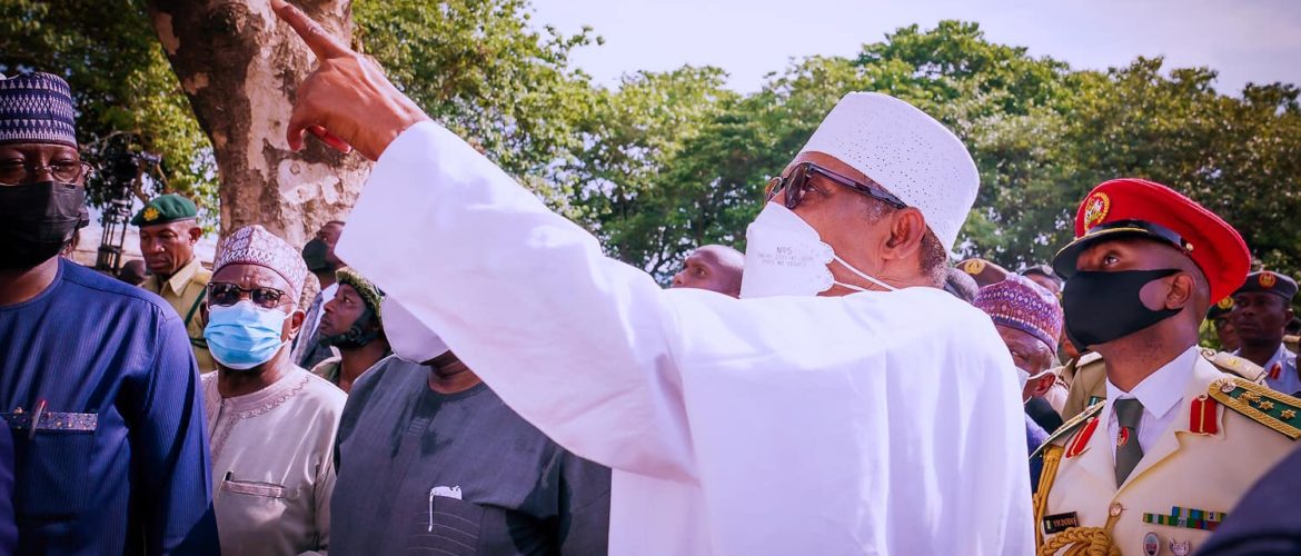 PRESIDENT BUHARI VISITS KUJE, ASKS QUESTIONS ABOUT INTELLIGENCE AND WHY PRISON DEFENCES FAILED TO WORK